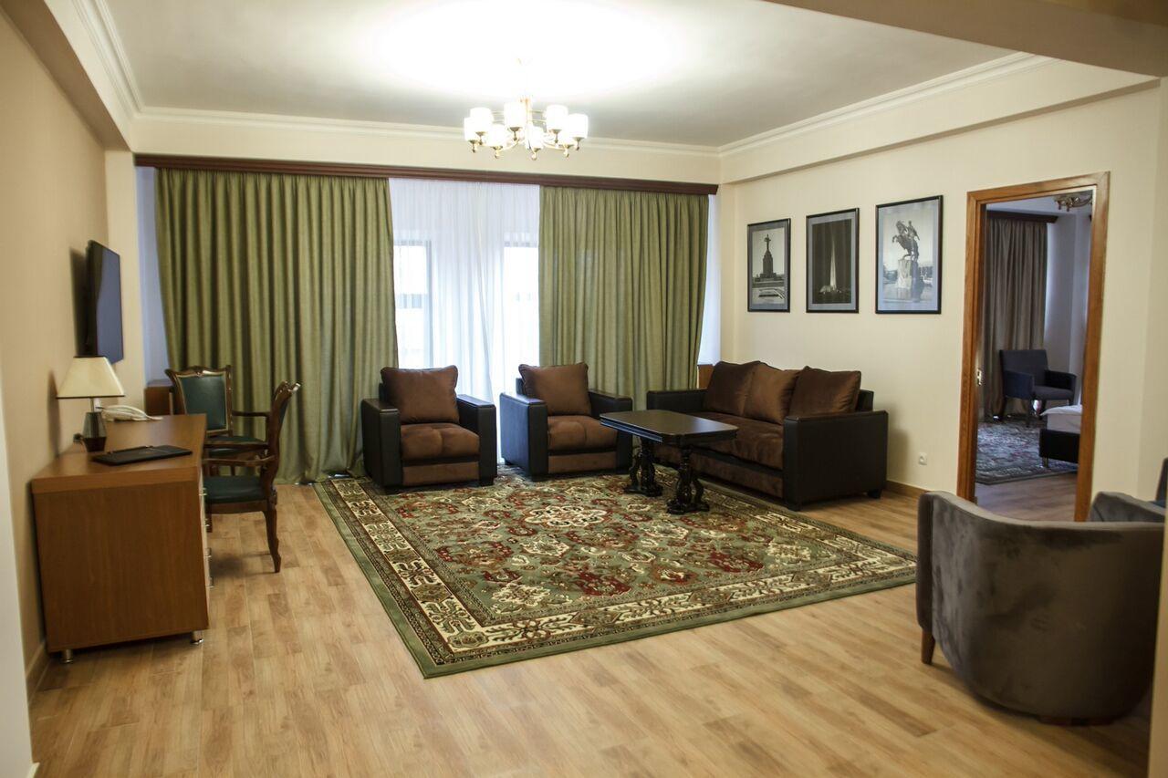 Hotel Plaza Viktoria Giumri Zewnętrze zdjęcie