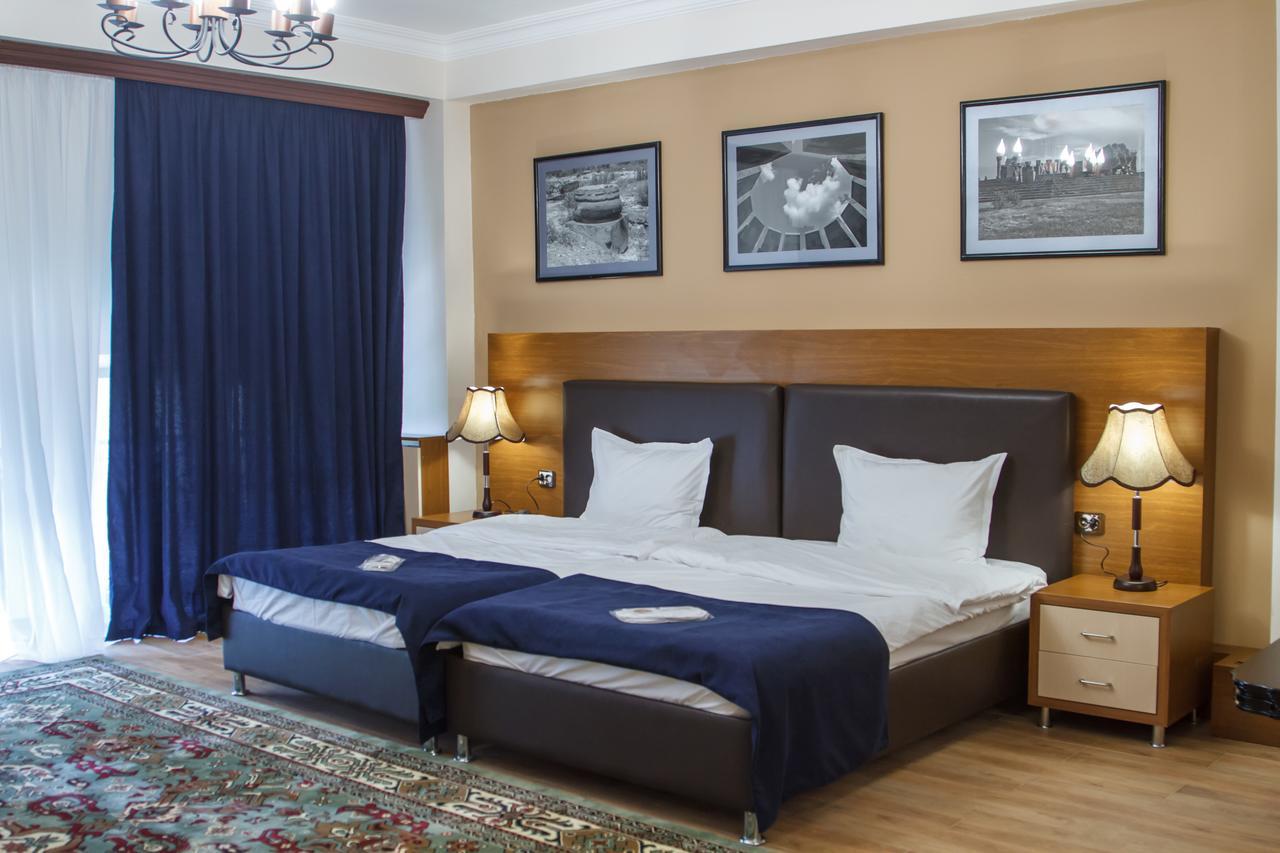 Hotel Plaza Viktoria Giumri Zewnętrze zdjęcie
