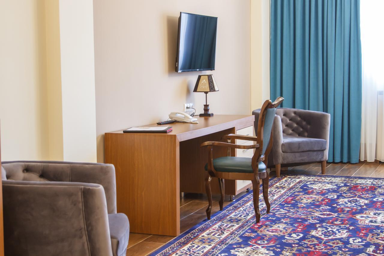 Hotel Plaza Viktoria Giumri Zewnętrze zdjęcie