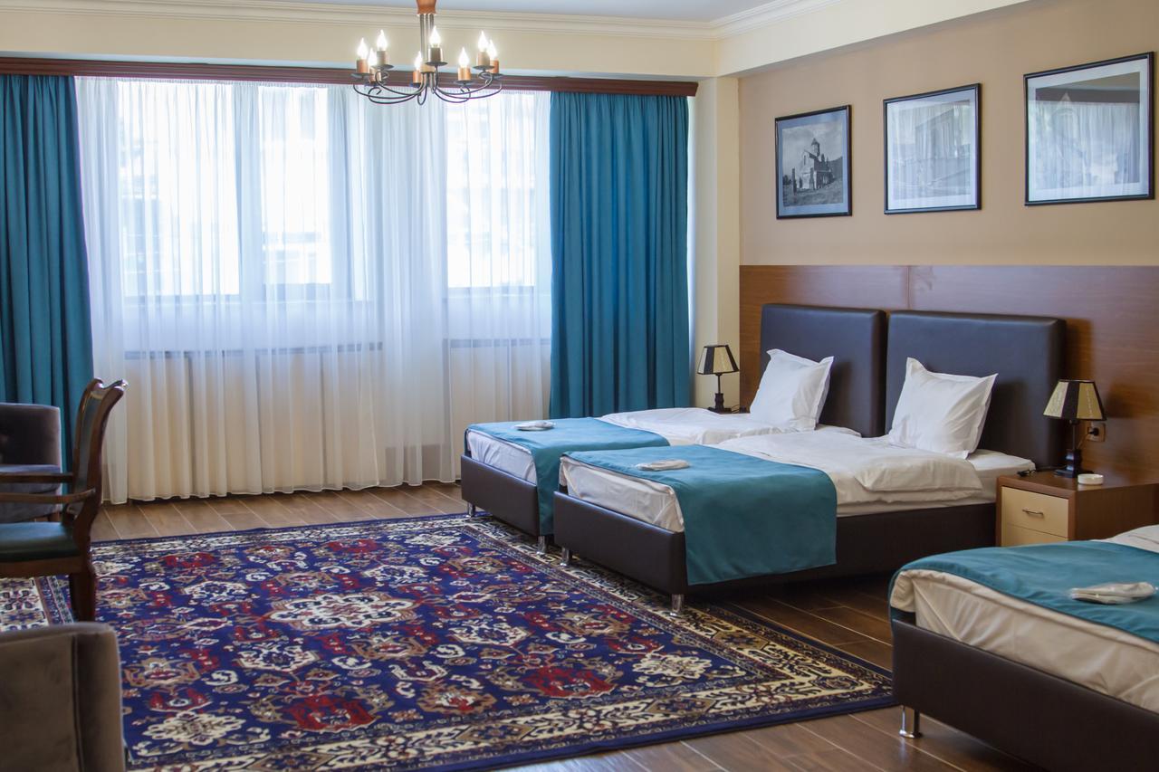 Hotel Plaza Viktoria Giumri Zewnętrze zdjęcie